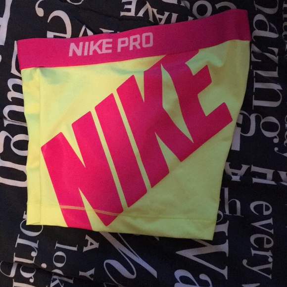 Nike Pro Shorts - Picture 1 of 3